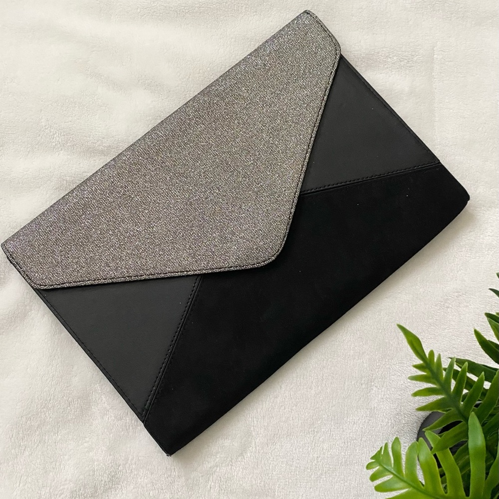FREE ADD ON ✨ NEW Silver & Black Glitter Envelope Clutch